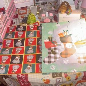 Festive Holiday Gift Wrap Set - Red and Green